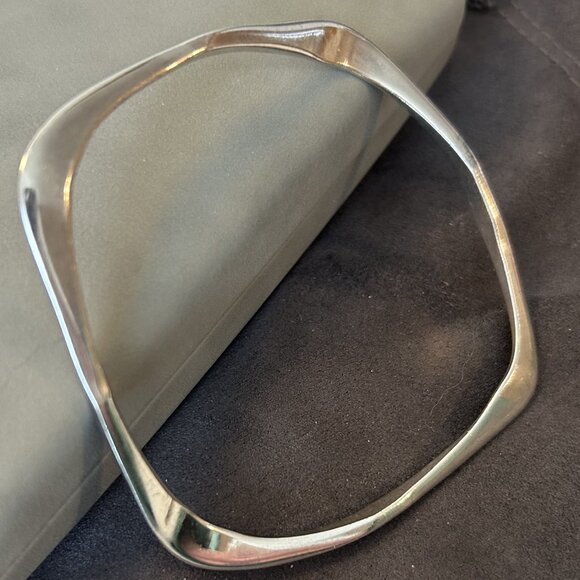 Silpada Bracelet Hip to be Square Wavy Bangle Bracelet B2278 - Sterling Silver - Picture 3 of 4